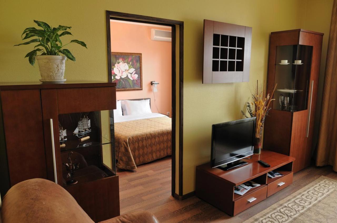 Melrose Hotel รีฟเน ภายนอก รูปภาพ